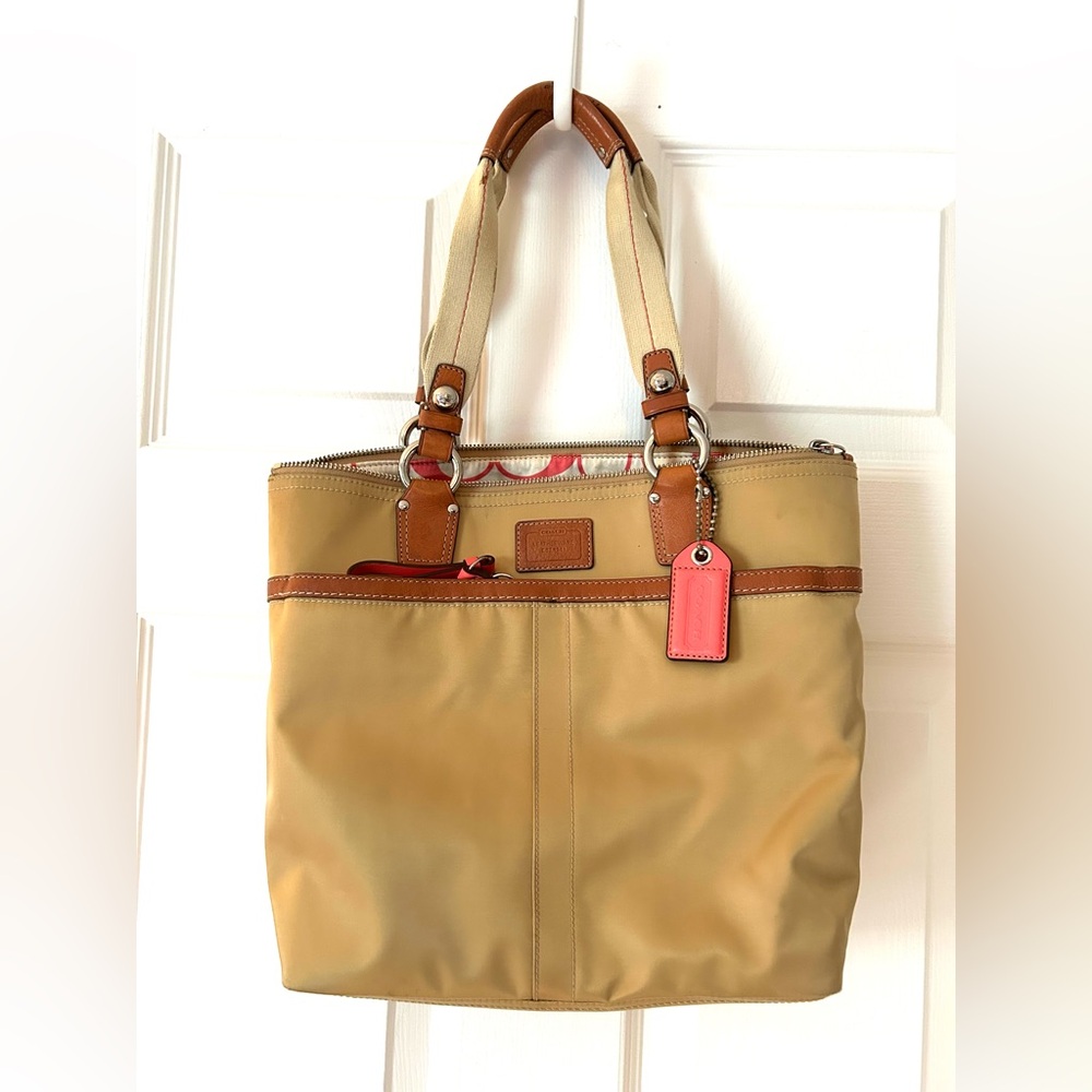Y2K COACH GOLD TAN NYLON LEATHER SHOULDER BAG PURSE TOTE VINTAGE 2000s AUTHENTIC